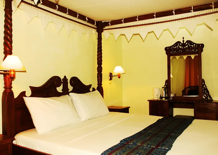 Hotel The Sari 2*