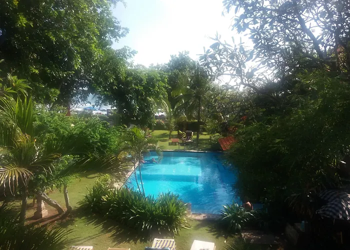 Hotel The Sari 2*
