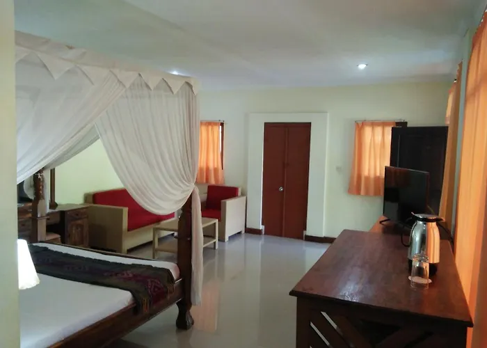 Hotel The Sari 2*